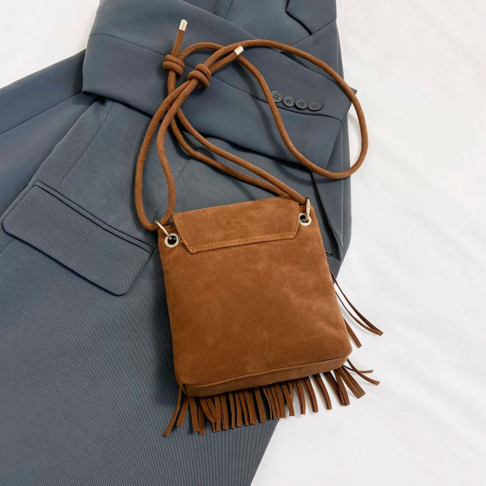 Fransen-Design Damen Sling Bag – Quaste Crossbody Schultertasche, Einfarbige Messenger Bag, Vielseitig für Herbst und Winter