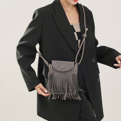 Fransen-Design Damen Sling Bag – Quaste Crossbody Schultertasche, Einfarbige Messenger Bag, Vielseitig für Herbst und Winter