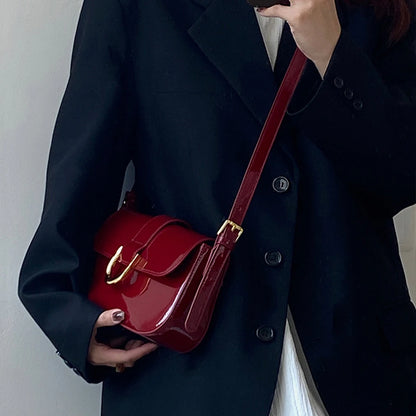 Retro Schultertasche aus Lackleder für Damen – Luxus Klappen-Crossbody-Tasche, Einfarbig, Unterarmtasche, Rote Crossbody-Handtasche für Frauen