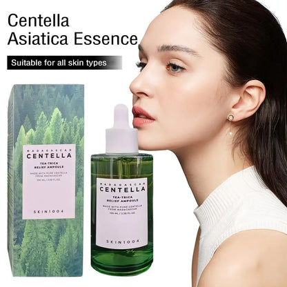 Centella Asiatica Serum & Korean Centella Toner Hellt die Haut auf, spendet intensive Feuchtigkeit, verfeinert Poren und unterstützt die Reduktion von Akne – die ideale Pflege für ein strahlendes Hautbild.