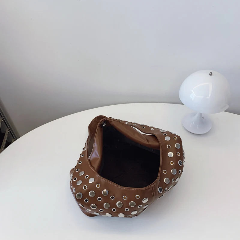 PU-Leder Bucket-Hobo-Tasche mit Nieten für Damen – Neuer Punk-Trend , Modische Schultertasche, Handtasche & Geldbörse