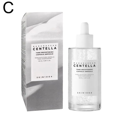 Centella Asiatica Serum & Korean Centella Toner Hellt die Haut auf, spendet intensive Feuchtigkeit, verfeinert Poren und unterstützt die Reduktion von Akne – die ideale Pflege für ein strahlendes Hautbild.