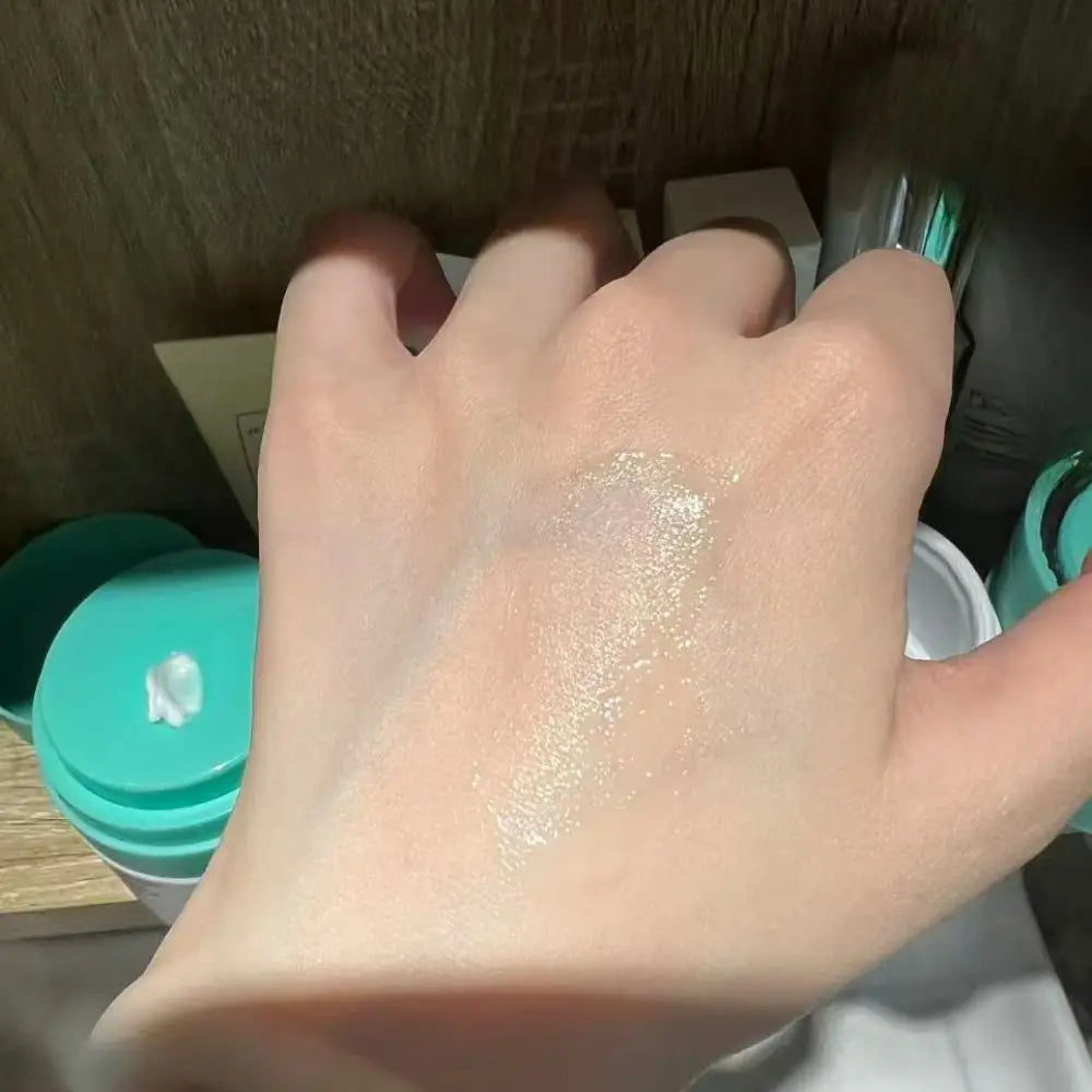 Lala Retro Whipped Polypeptide Gesichtscreme – 50 ml Feuchtigkeitsspendend, straffend und reparierend – stärkt die Hautbarriere für ein gesundes, geschmeidiges Hautbild.