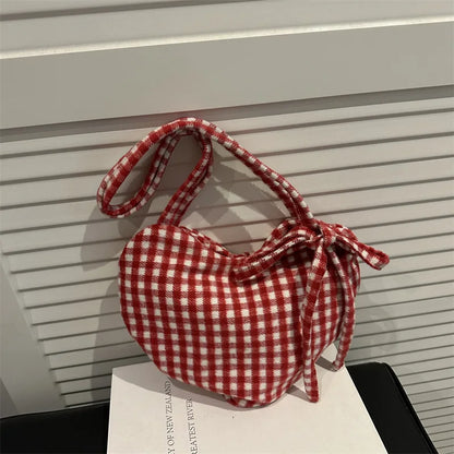 Retro Schultertasche in Herzform aus Wolle mit Karomuster für Damen – Große Kapazität, Leichte Tragbare Handtasche für Studentinnen, Tote Bag